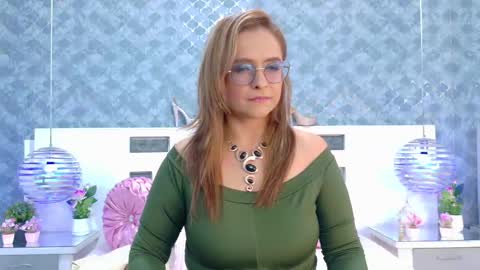 Marilyn Vega online show from 09-19-25, 08:31