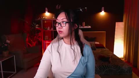 Snapshot of marine_vact chatting on 10-13-25, 02:06 Marine online show from 10-13-25, 02:06