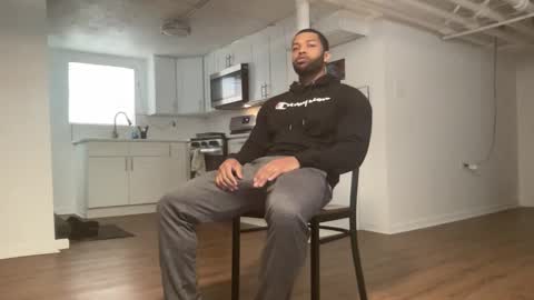 Snapshot of marineguyk19 chatting on 12-04-25, 04:27 Z online show from 12-04-25, 04:27