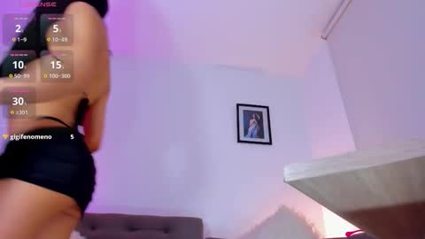 Snapshot of marinelaveau chatting on 11-22-25, 11:37 marinelaveau online show from 11-22-25, 11:37