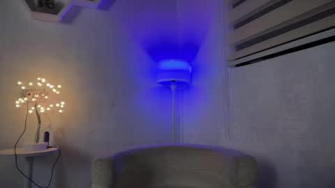 IM YOUR BABE GIRL LYCA online show from 02-02-26, 07:01