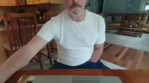 Mark online show from 10-11-25, 06:28