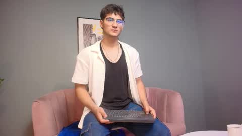 mark_evans1_ online show from 10-23-25, 08:29