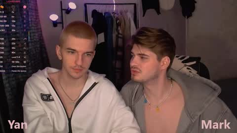 Snapshot of mark_sun chatting on 11-14-25, 03:55 Mark online show from 11-14-25, 03:55