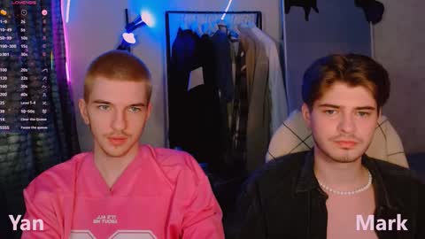 Snapshot of mark_sun chatting on 11-17-25, 09:42 Mark online show from 11-17-25, 09:42