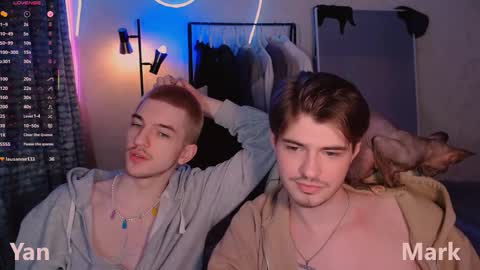 Snapshot of mark_sun chatting on 11-19-25, 06:19 Mark online show from 11-19-25, 06:19