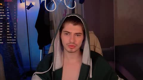 Snapshot of mark_sun chatting on 12-17-25, 03:45 Mark online show from 12-17-25, 03:45