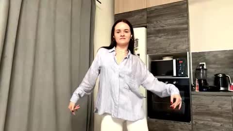 Snapshot of marlenamarschel chatting on 10-11-25, 08:35 Maja online show from 10-11-25, 08:35