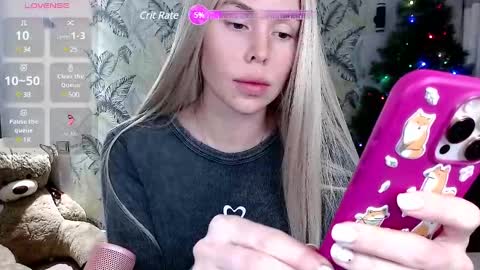 Snapshot of marmalade_fox chatting on 12-26-24, 10:26 Marmalade Fox online show from 12-26-24, 10:26