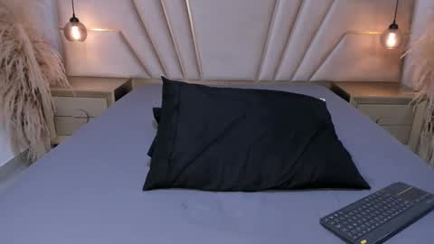 maroxcute online show from 11-29-25, 01:25