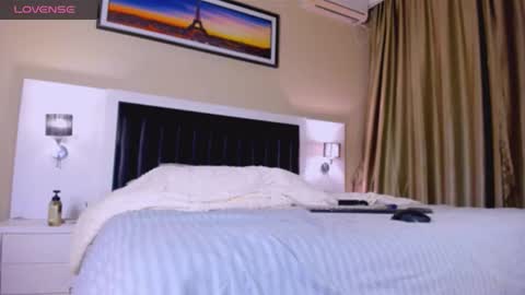 Snapshot of marrenar chatting on 10-21-25, 06:14 Mari online show from 10-21-25, 06:14