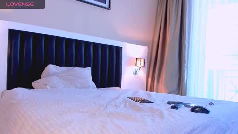 Snapshot of marrenar chatting on 11-19-25, 07:19 Mari online show from 11-19-25, 07:19