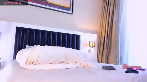 Snapshot of marrenar chatting on 11-23-25, 07:08 Mari online show from 11-23-25, 07:08