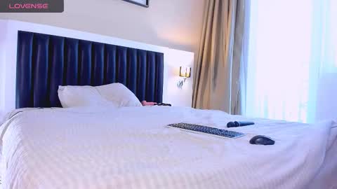 Snapshot of marrenar chatting on 11-27-25, 07:10 Mari online show from 11-27-25, 07:10