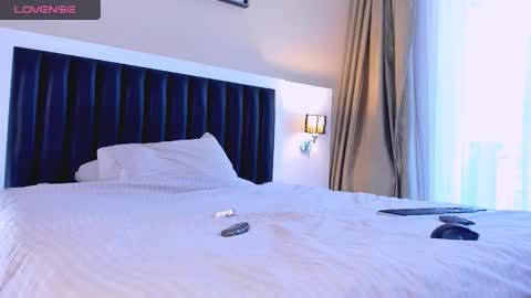 Snapshot of marrenar chatting on 11-30-25, 07:01 Mari online show from 11-30-25, 07:01