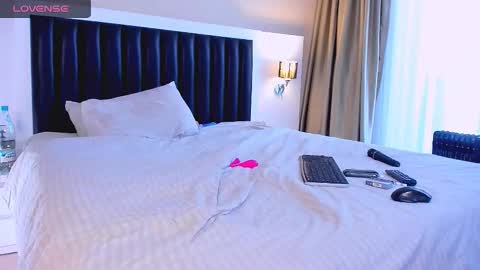 Snapshot of marrenar chatting on 12-05-25, 06:55 Mari online show from 12-05-25, 06:55