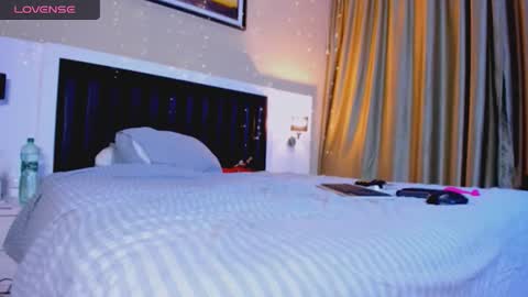 Snapshot of marrenar chatting on 12-14-25, 07:14 Mari online show from 12-14-25, 07:14