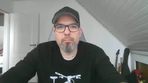 Snapshot of marriedcock1980 chatting on 01-12-25, 12:12 marriedcock1980 online show from 01-12-25, 12:12