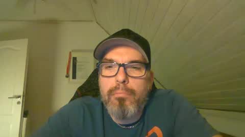 Snapshot of marriedcock1980 chatting on 02-19-25, 05:16 marriedcock1980 online show from 02-19-25, 05:16