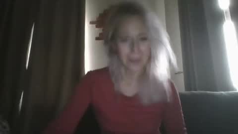 Snapshot of marrygorund chatting on 01-16-25, 08:33 MaryGoRound online show from 01-16-25, 08:33