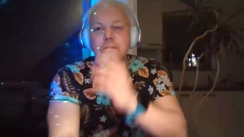 Snapshot of mars0481 chatting on 11-27-25, 10:12 mars0481 online show from 11-27-25, 10:12