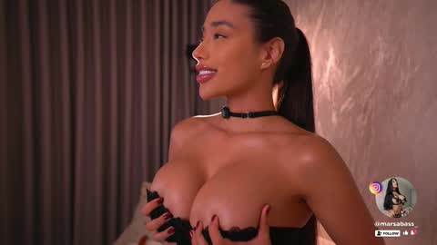 Snapshot of marsabass chatting on 10-22-25, 12:27 online show from 10-22-25, 12:27