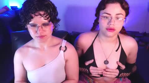 Snapshot of marsdoll chatting on 11-24-25, 10:53 Marsdoll online show from 11-24-25, 10:53