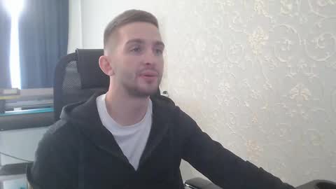 Snapshot of marselle_looker chatting on 02-15-25, 11:06 Marselle online show from 02-15-25, 11:06