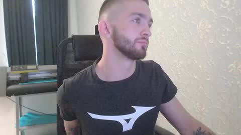 Snapshot of marselle_looker chatting on 03-05-25, 09:27 Marselle online show from 03-05-25, 09:27