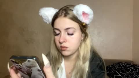 Snapshot of martadoe chatting on 10-28-25, 09:06 Marta online show from 10-28-25, 09:06