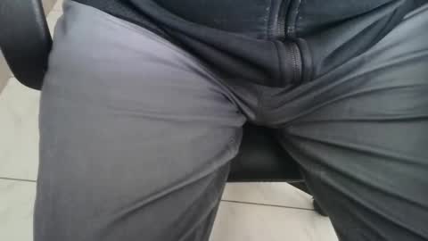 Snapshot of martial04 chatting on 11-06-25, 09:10 martial04 online show from 11-06-25, 09:10