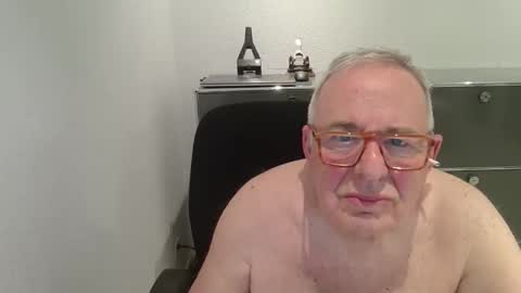 Snapshot of martin_1947 chatting on 10-20-25, 08:53 martin_1947 online show from 10-20-25, 08:53