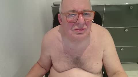 Snapshot of martin_1947 chatting on 11-05-25, 08:53 martin_1947 online show from 11-05-25, 08:53