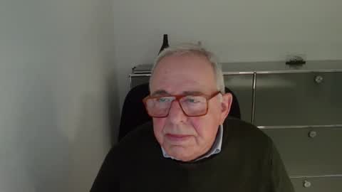 Snapshot of martin_1947 chatting on 11-15-25, 03:30 martin_1947 online show from 11-15-25, 03:30