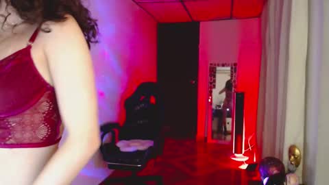 Snapshot of martina_adams chatting on 02-23-25, 02:07 mari online show from 02-23-25, 02:07