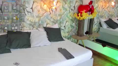 Snapshot of martina_adams chatting on 11-17-25, 01:06 mari online show from 11-17-25, 01:06