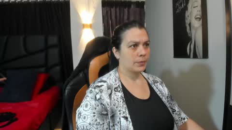   MARTINA   online show from 01-14-25, 11:53
