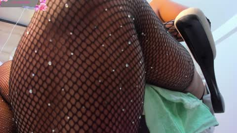 martina touss  online show from 12-30-24, 01:03