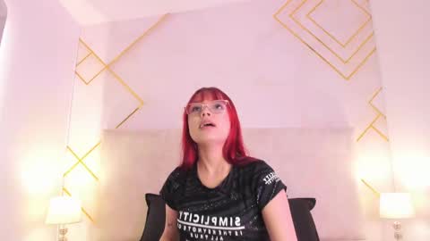 Snapshot of martinaa_garcia chatting on 11-17-25, 08:03 Martina online show from 11-17-25, 08:03