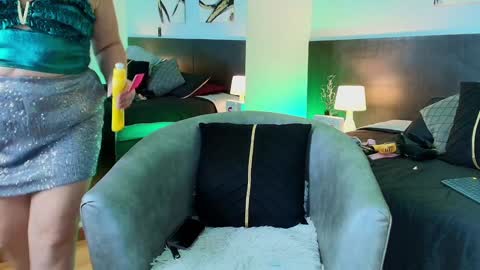 Martina Caicedo online show from 12-31-24, 12:25