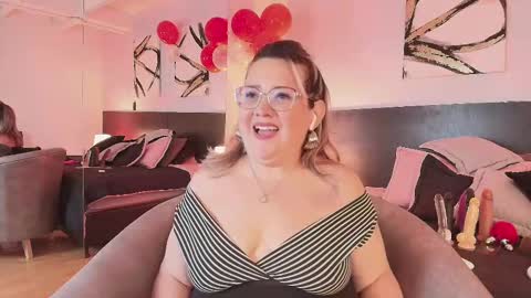 Martina Caicedo online show from 02-15-25, 12:54