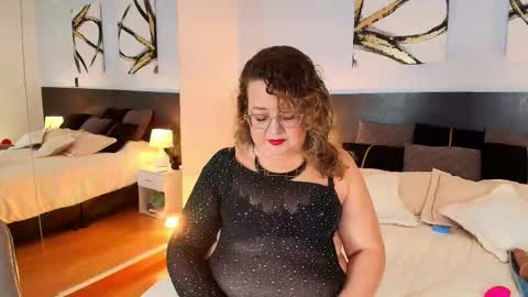 Martina Caicedo online show from 09-30-25, 11:04