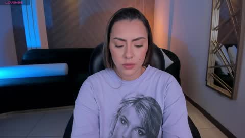 Snapshot of martinnabonnet chatting on 01-13-25, 01:39 Martinna Bonnet online show from 01-13-25, 01:39