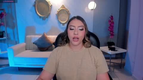 Snapshot of martinnabonnet chatting on 01-23-25, 01:13 Martinna Bonnet online show from 01-23-25, 01:13