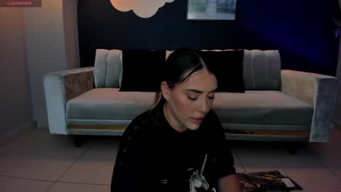 Snapshot of martinnabonnet chatting on 02-03-25, 01:30 Martinna Bonnet online show from 02-03-25, 01:30