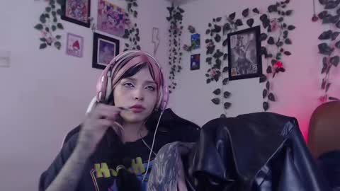                      100   online show from 01-02-25, 06:34