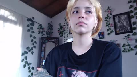                      100   online show from 02-10-25, 07:49