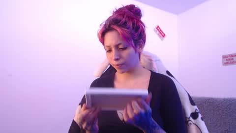                      100   online show from 10-20-25, 05:02