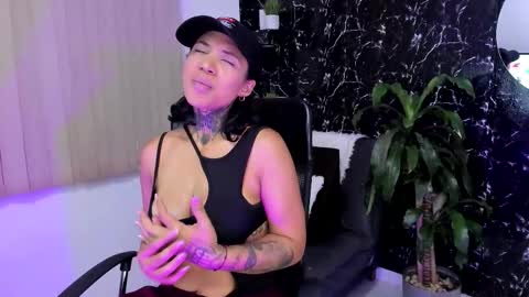 M A R Y online show from 10-22-25, 03:07