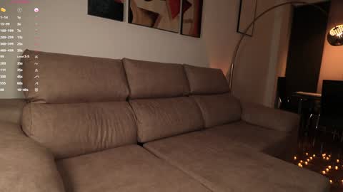 Snapshot of mary_rosse chatting on 01-06-25, 01:42 RebeCca online show from 01-06-25, 01:42